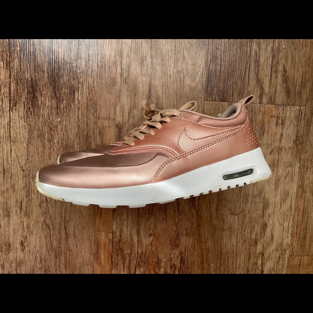 Nike Air Max Thea- Rose gold